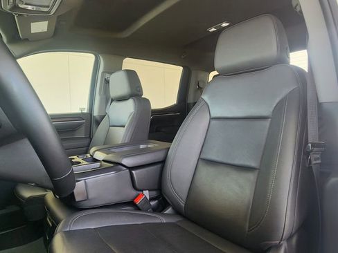 Used 2025 GMC Sierra 1500 SLT AWD/4WD image 16