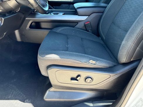 Used 2025 RAM 1500 Big Horn AWD/4WD image 9