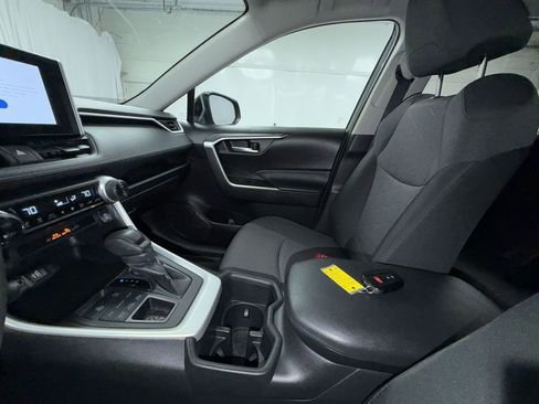 Certified 2023 Toyota RAV4 XLE AWD/4WD image 6