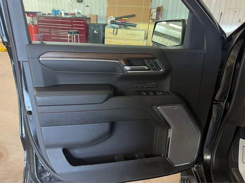 Used 2024 Chevrolet Silverado 1500 High Country w/ Technology Package image 19