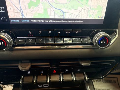 Used 2024 GMC Canyon Elevation w/ Elevation Premium Package image 30