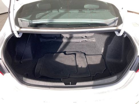 Used 2024 Chevrolet Malibu LT image 24