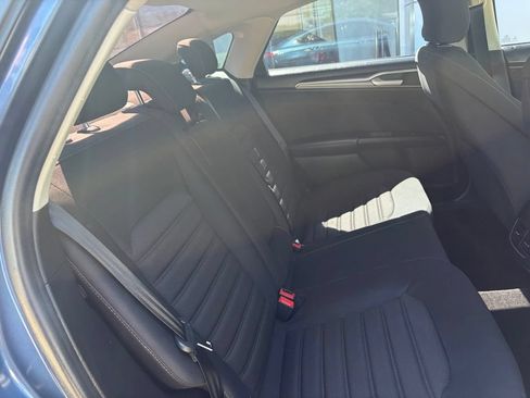 Used 2018 Ford Fusion SE w/ Fusion SE Technology Package FWD image 22