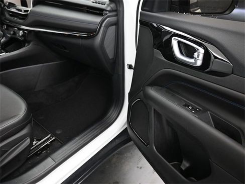 New 2026 Jeep Compass Latitude image 24