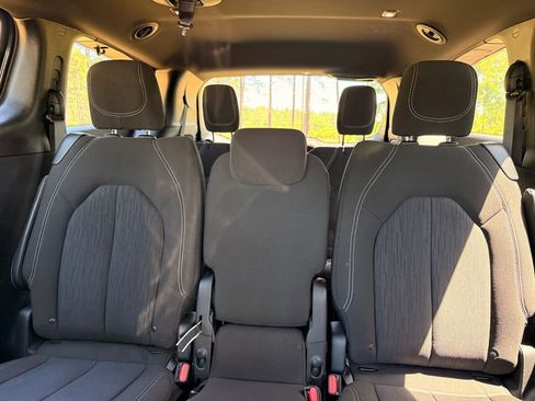 Used 2021 Chrysler Pacifica Touring w/ S Appearance Package FWD image 28