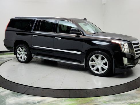 Used 2015 Cadillac Escalade ESV Luxury image 3