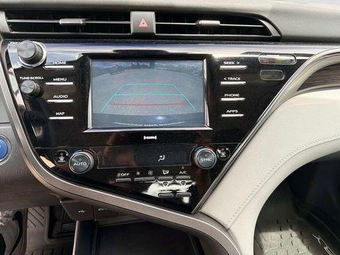 Used 2020 Toyota Camry LE FWD image 23