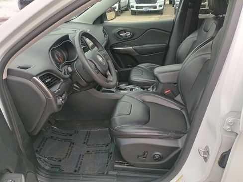Used 2020 Jeep Cherokee Latitude Plus FWD image 24