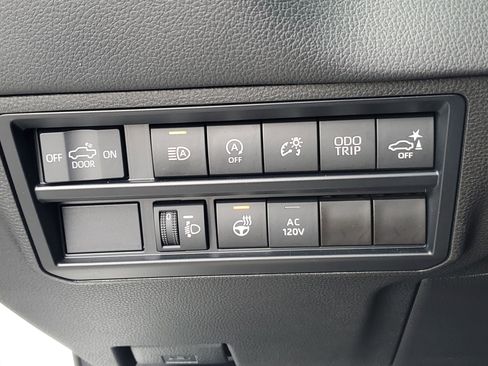 Used 2023 Toyota Tundra Limited AWD/4WD image 16