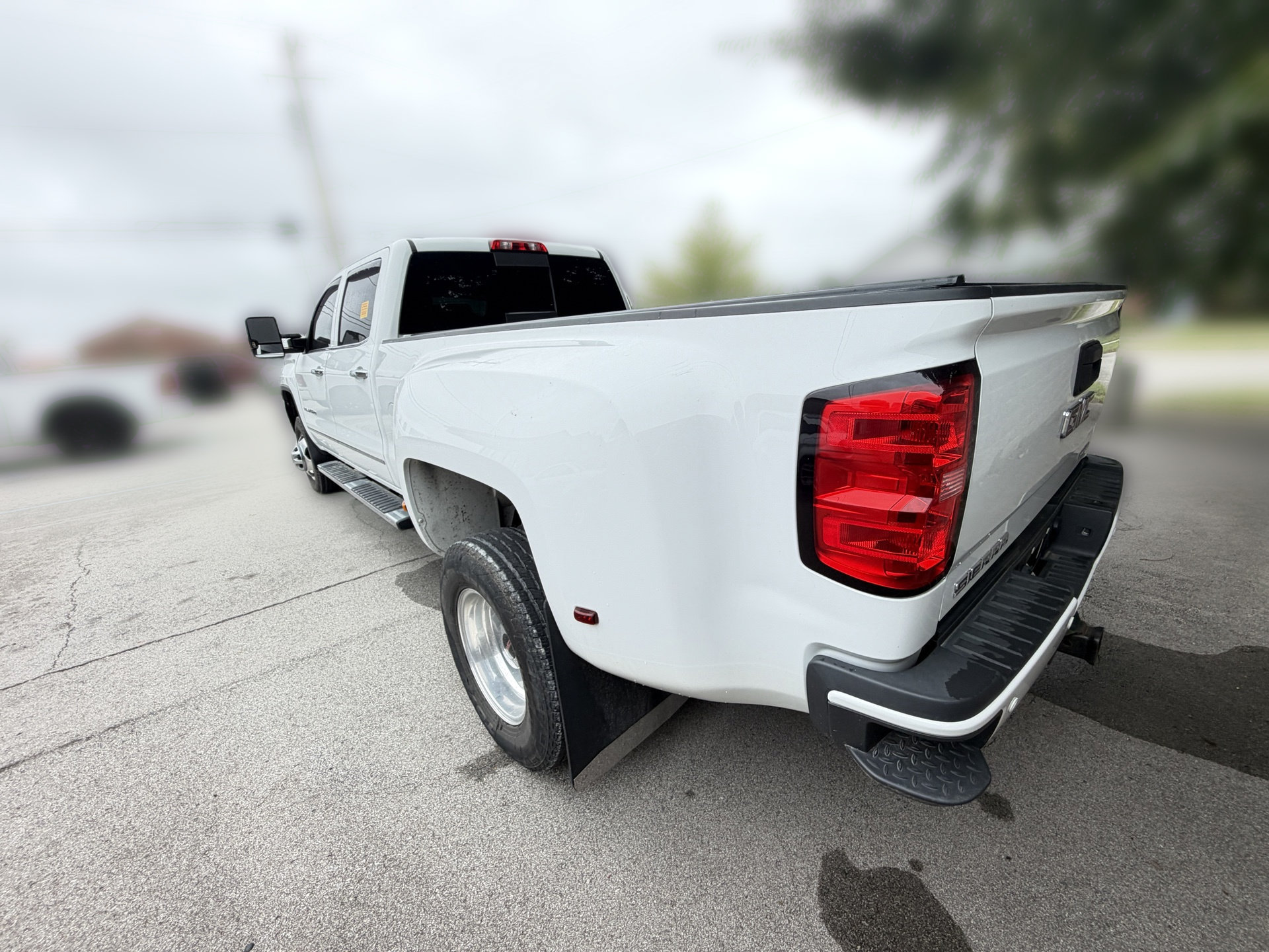 Used 2017 GMC Sierra 3500 Denali w/ Duramax Plus Package AWD/4WD image 8
