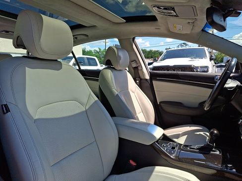 Used 2016 Kia Cadenza Limited FWD image 12