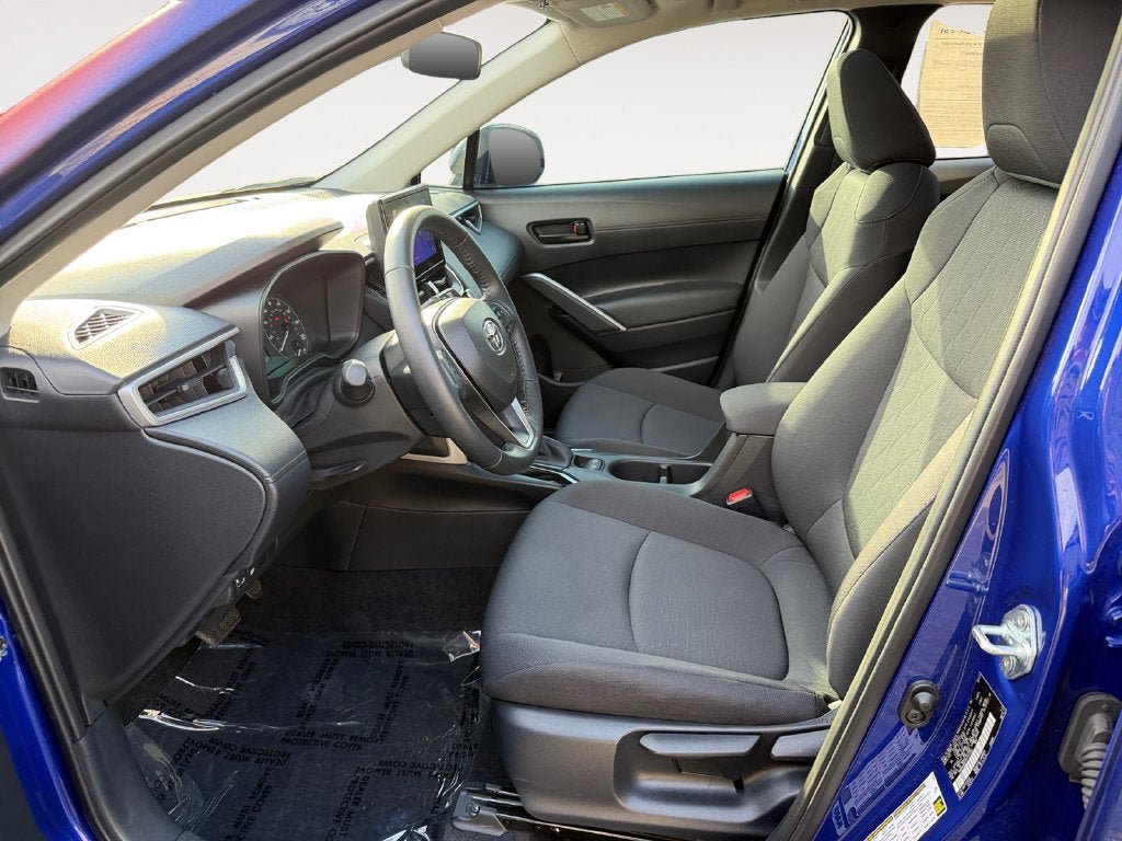 Used 2024 Toyota Corolla Cross LE w/ Moonroof Package AWD/4WD image 6