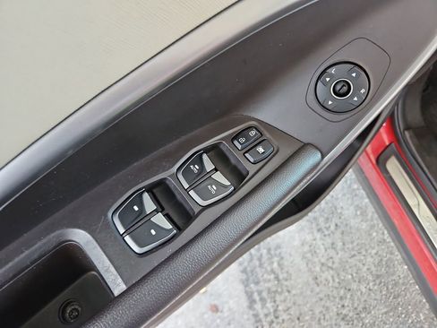 Used 2017 Hyundai Santa Fe Limited image 27