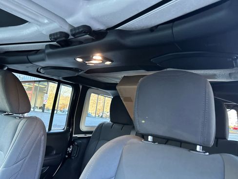 Used 2021 Jeep Wrangler Unlimited Sport image 37