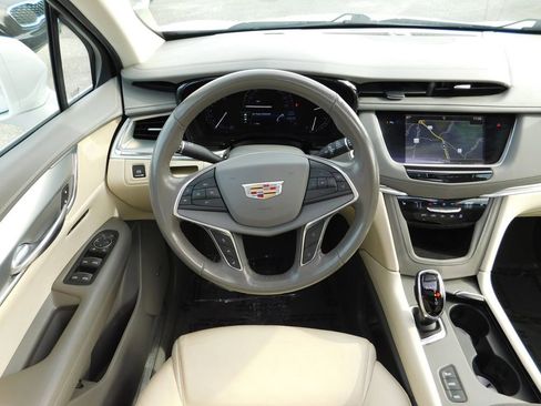Used 2019 Cadillac XT5 Luxury image 16