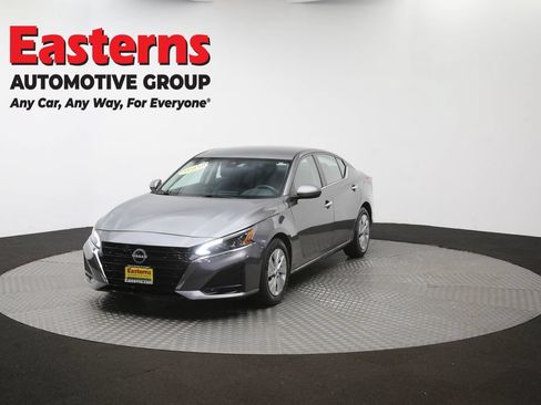 Used 2023 Nissan Altima 2.5 S FWD image 53