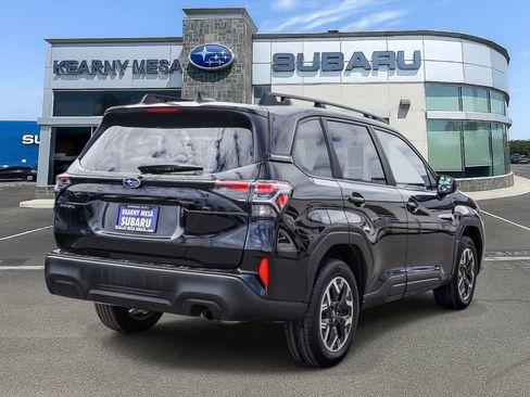 Certified 2025 Subaru Forester Premium AWD/4WD image 6
