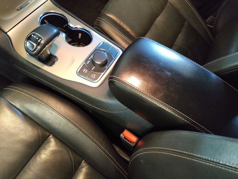 Used 2015 Jeep Grand Cherokee Limited w/ Trailer Tow Group IV image 26