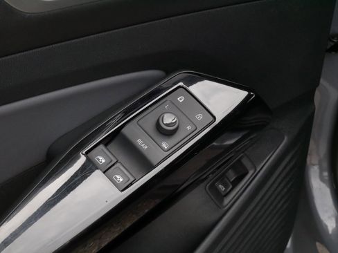 Used 2023 Volkswagen ID.4 Pro S AWD/4WD image 19