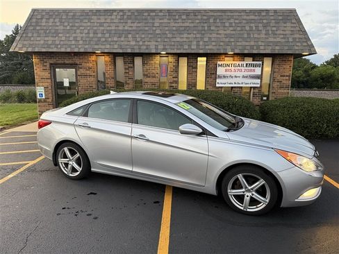 Used 2012 Hyundai Sonata SE w/ Navigation & Sunroof Pkg FWD image 1