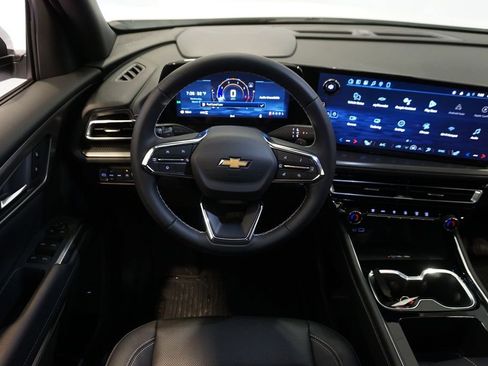 New 2026 Chevrolet Traverse LT w/ Driver Confidence Package AWD/4WD image 12