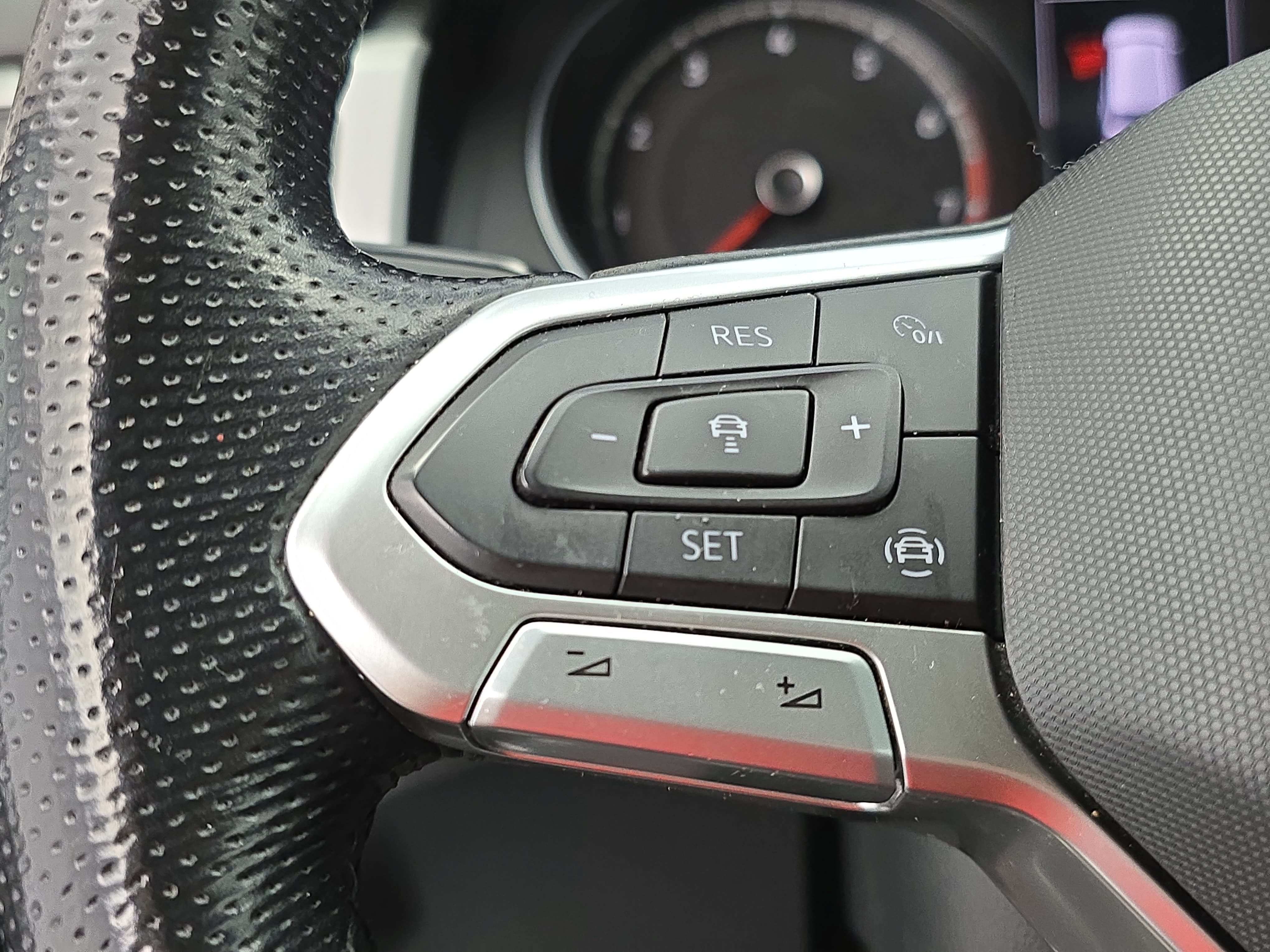 Used 2021 Volkswagen Atlas SE FWD image 18