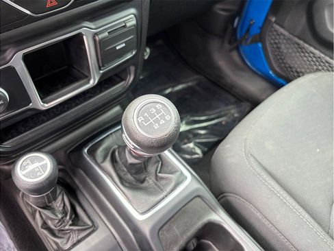 Used 2021 Jeep Wrangler Unlimited Willys AWD/4WD image 27