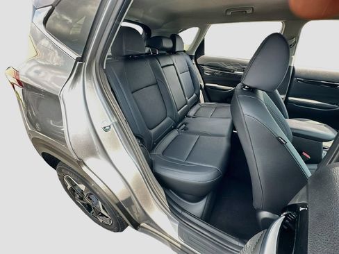 Certified 2025 Kia Seltos EX FWD image 26