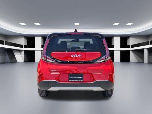 Used 2023 Kia Soul LX FWD image 5