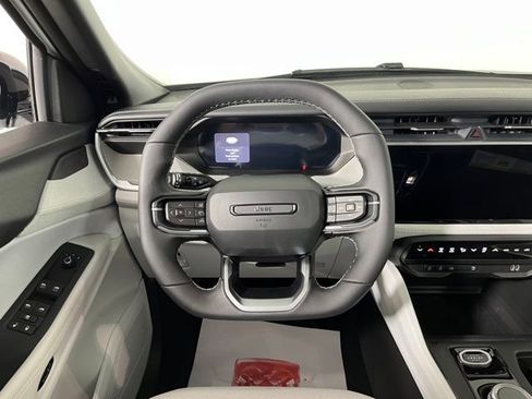 Used 2026 Jeep Cherokee Laredo AWD/4WD image 19