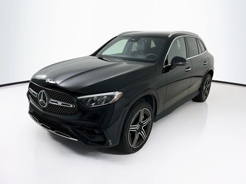 Used 2024 Mercedes-Benz GLC 300 4MATIC image 3