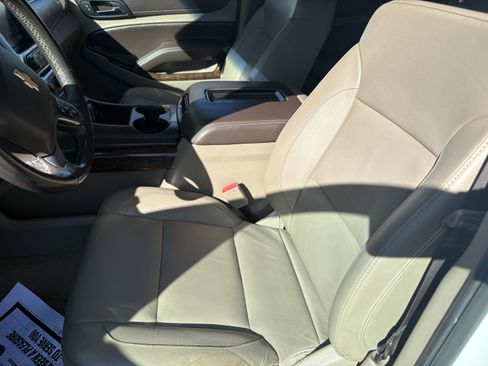 Used 2018 Chevrolet Suburban LT image 10