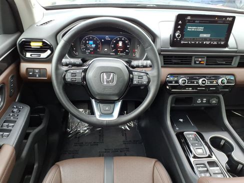 Used 2023 Honda Pilot Elite image 15