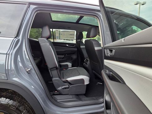 New 2026 Volkswagen Atlas Peak Edition AWD/4WD image 35