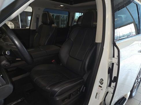 Used 2025 INFINITI QX80 Sensory AWD/4WD image 11