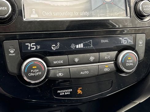 Used 2015 Nissan Rogue SL w/ SL Premium Package image 17