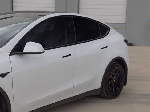 Used 2020 Tesla Model Y Long Range AWD/4WD image 13