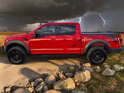 Used 2018 Ford F150 Raptor w/ Equipment Group 802A Luxury AWD/4WD image 3