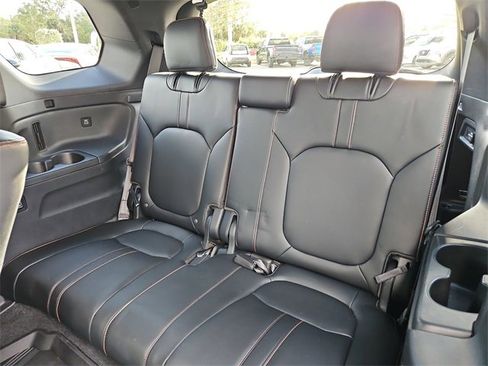 Used 2023 Honda Pilot TrailSport image 13