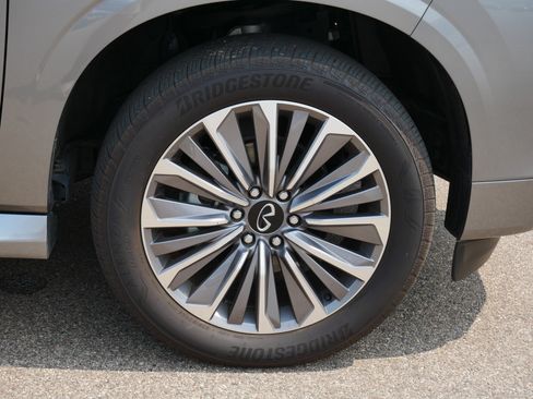 Used 2025 INFINITI QX80 Sensory AWD/4WD image 15