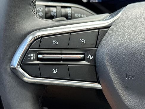 Used 2025 Chevrolet Equinox LT FWD image 33