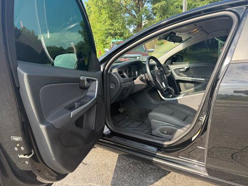 Used 2014 Volvo S60 T5 FWD image 10