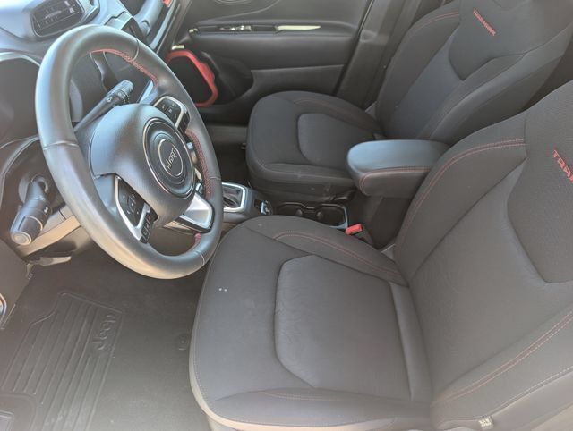 Used 2023 Jeep Renegade Trailhawk AWD/4WD image 14