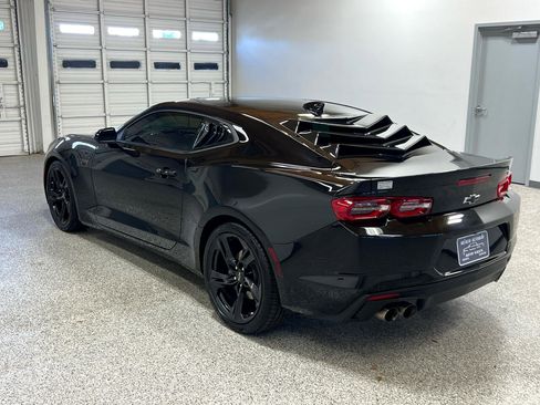 Used 2022 Chevrolet Camaro LT w/ Technology Package image 2