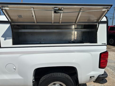 Used 2018 Chevrolet Silverado 1500 W/T w/ WT Convenience Package AWD/4WD image 12