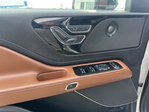 Used 2023 Lincoln Aviator Reserve w/ Equipment Group 201A image 31