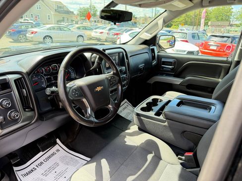 Used 2018 Chevrolet Silverado 1500 LT w/ Midnight Edition AWD/4WD image 11