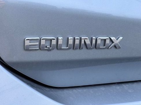 Used 2024 Chevrolet Equinox LT AWD/4WD image 2