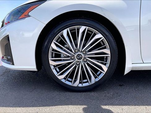 Used 2023 Nissan Altima 2.5 SL FWD image 35