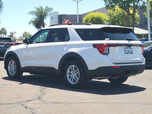 Used 2026 Ford Explorer Active RWD image 2